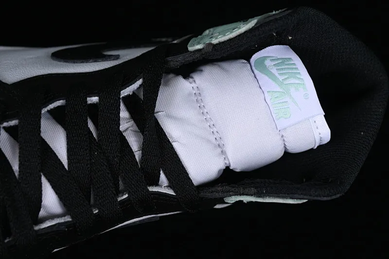All categories Air Jordan Jordan series basketball shoes Air Jordan 1 High GX foreign trade version Air Jordan 1 Retro High OG "lgloo" AJ1 Joe 1 mint green 861428-100